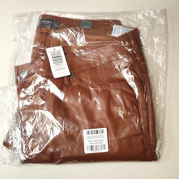 ❤️NWT VINTAGE TORRID FAUX VEGAN LEATHER POCKETS PANT SKINNY ROOT BEER PLUS SIZE - Picture 11 of 16